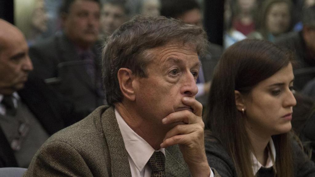 El comisario Rubén Santos se entrega a las autoridades tras su gestión como jefe de la Policía en el gobierno de De La&nbsp;Rúa