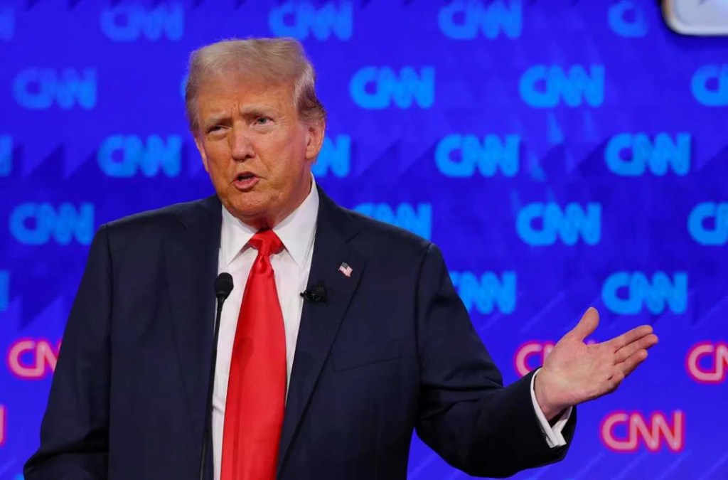 Detienen a un hombre armado cerca de un evento de&nbsp;Trump