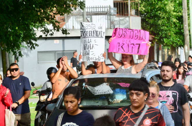 Disturbios en la marcha por Kim Gómez en La&nbsp;Plata