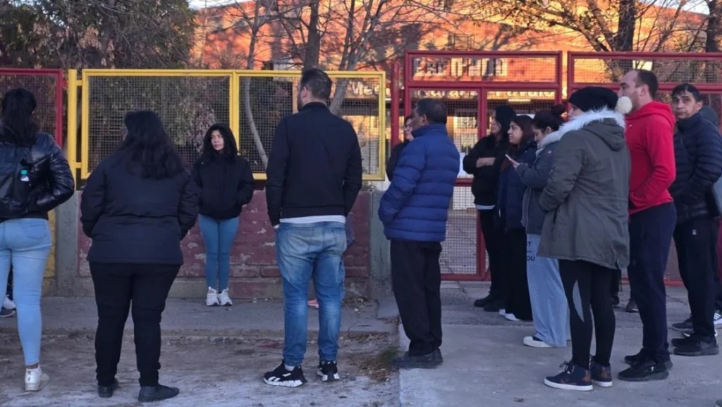 Descontrol en la gestión de Gaido: un alumno de 12 años llevó un arma a la escuela y apuntó a niños de cuarto&nbsp;grado