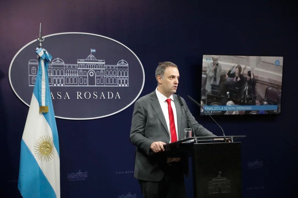 Adorni culpó al PRO por el rechazo de Ficha Limpia y pidió disculpas públicas de&nbsp;Lospennato