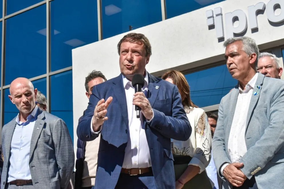 Alberto Weretilneck fortalece el Instituto Provincial del Seguro de Salud y defiende a los rionegrinos frente al abandono de&nbsp;Nación