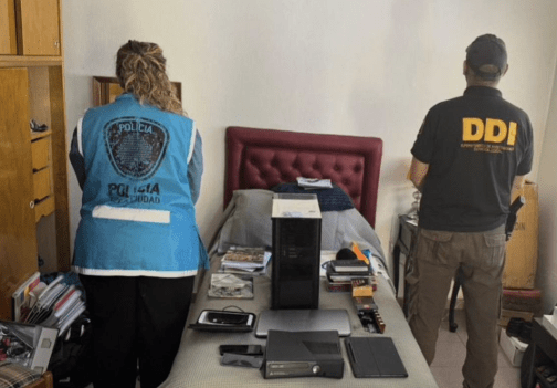 Allanan la casa de un joven acusado de falsificar documentos para ingresar a templos&nbsp;judíos