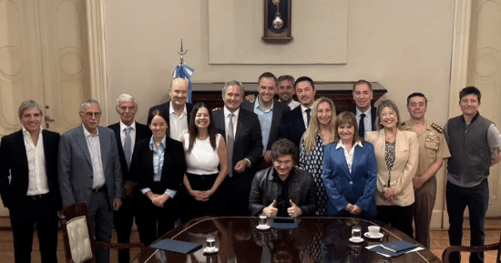 El Gobierno acelera la “modernización laboral” con cambios en indemnizaciones, registración y trabajo en&nbsp;plataformas