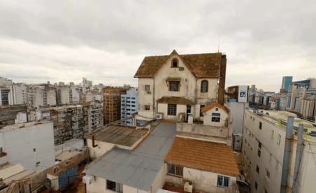 Ponen en venta el emblemático chalet sobre una terraza frente al&nbsp;Obelisco